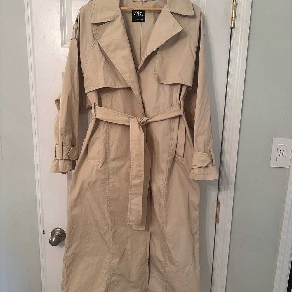 Zara Tan Trench Coat with Belt and Wide Lapels